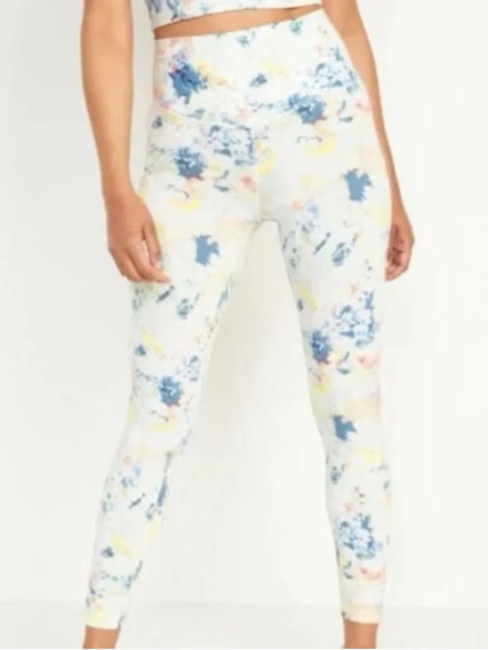 Old navy kids powerchill multi floral activewear pants and top set